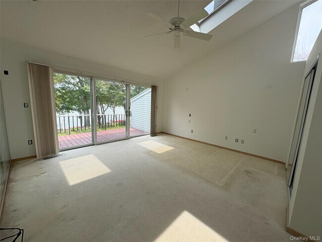 Building Photo - 41 Waterside Close