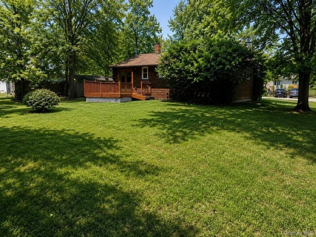 Building Photo - 27 Midway Dr