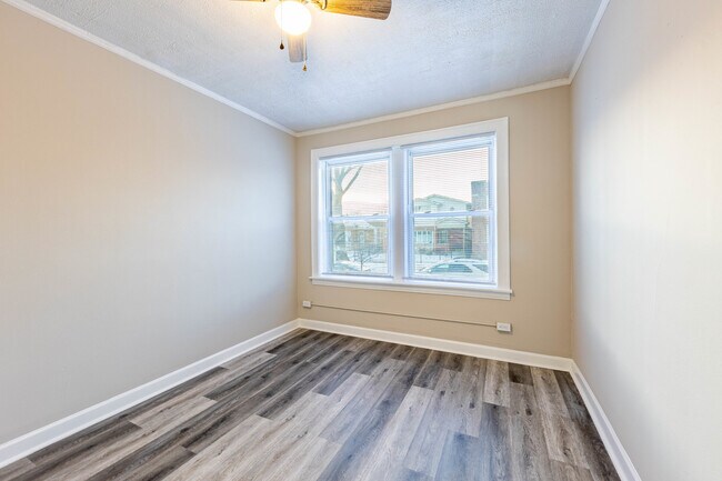 Building Photo - 8401 S Paulina St