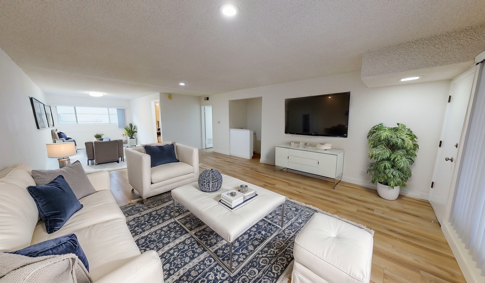 Interior Photo - Encino Towers
