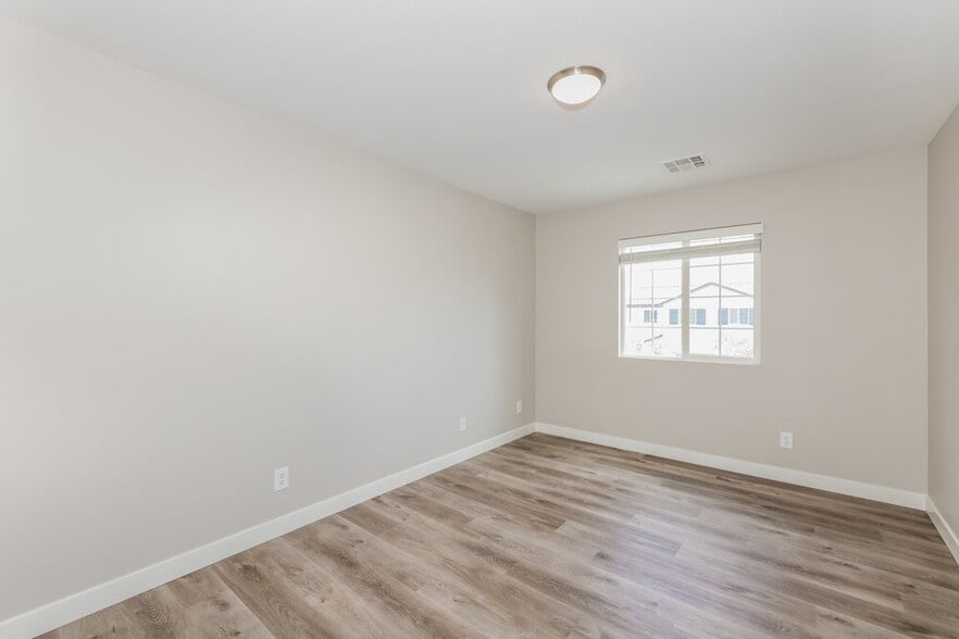 Building Photo - 10215 Cougar Crossing St