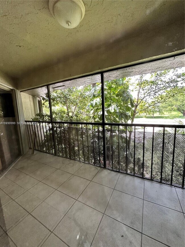 Building Photo - 9607 SW 138th Ave
