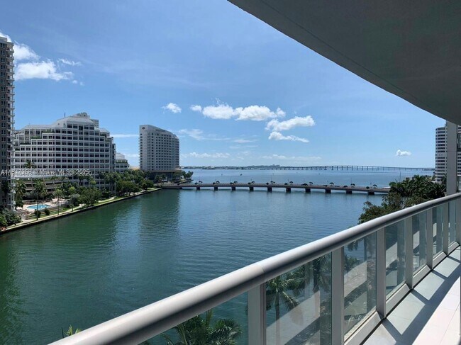 Building Photo - 495 Brickell Ave