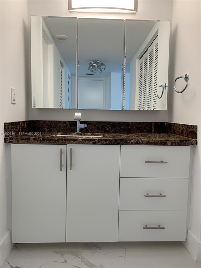 Building Photo - 9273 Collins Ave