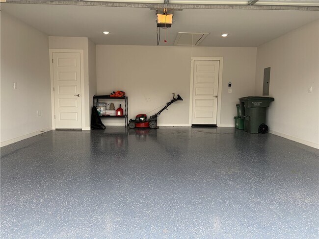 Building Photo - 2739 S Angels Rd