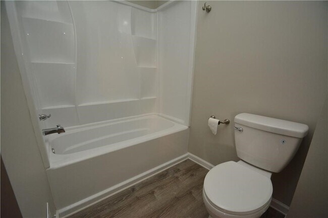 Building Photo - 28 Candlewood Dr