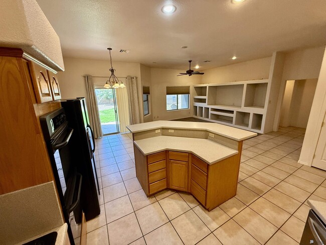 Building Photo - 11785 Calle Gaudi