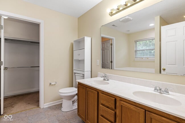 Building Photo - 1361 Midway Ct