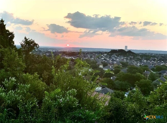 Building Photo - 1915 Sutton Pl