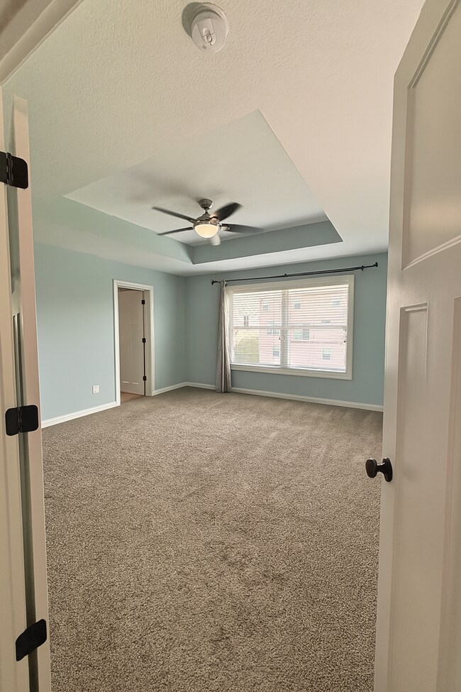 Building Photo - Beautifully Spacious 4bed 3.5bath Home, in...