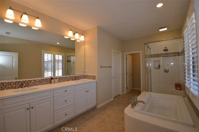 Building Photo - 51 Lupari-