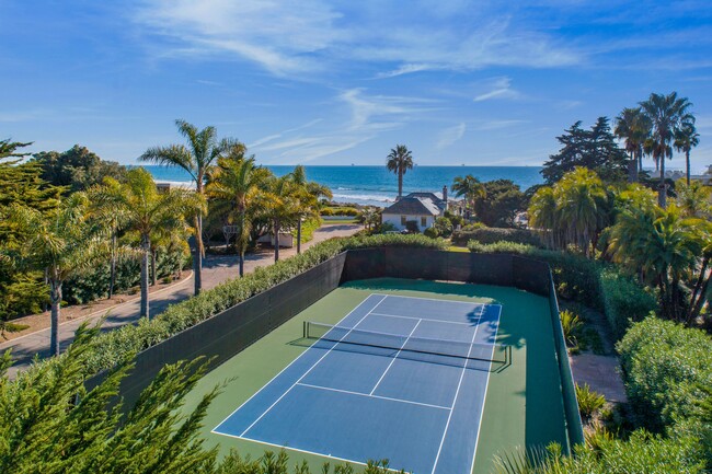 Building Photo - 867 Sand Point Rd