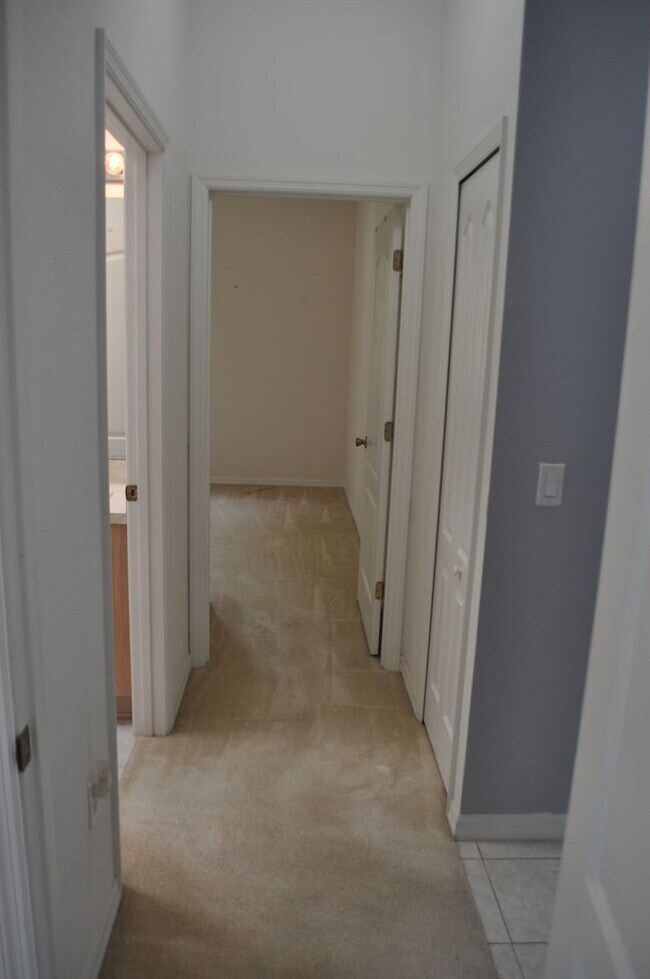 Building Photo - Lovely home in Pine Lakes