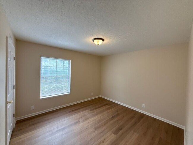 Building Photo - T.R. Lawing Realty Property