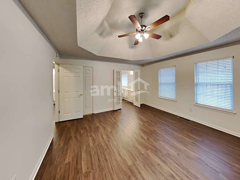 Building Photo - 652 Settlers Ridge Ln