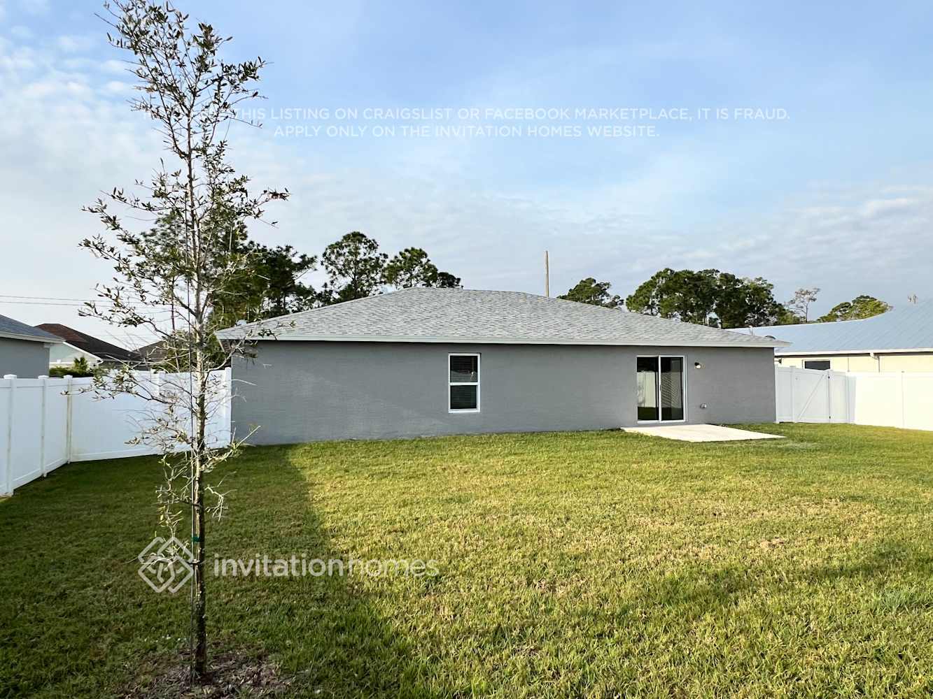 Building Photo - 2677 SW Fair Isle Rd