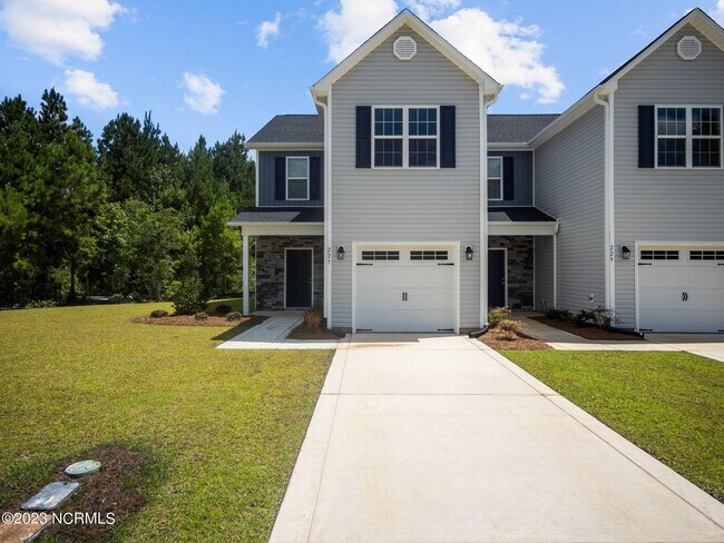 Building Photo - 227 Verrazzano Ln