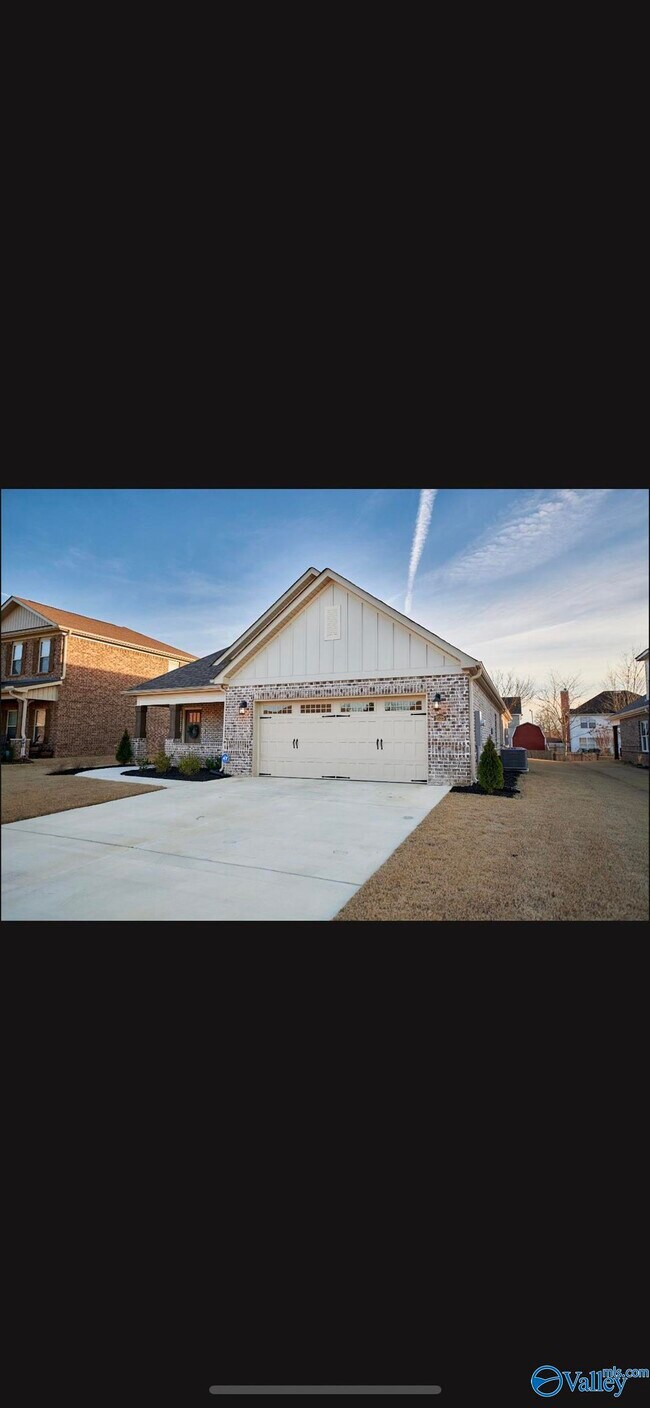 Building Photo - 2525 Celia Ct