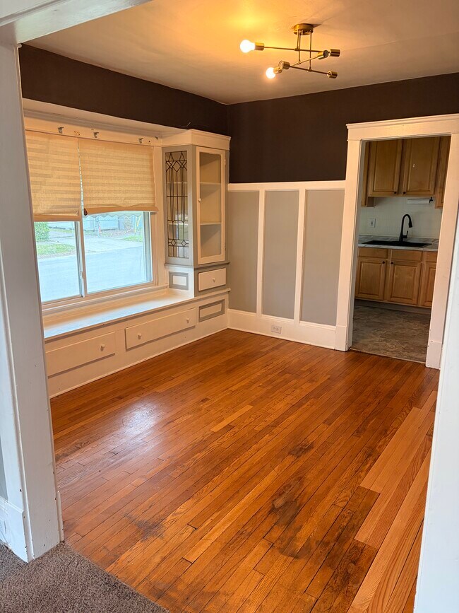 Building Photo - 1944 W 73rd St