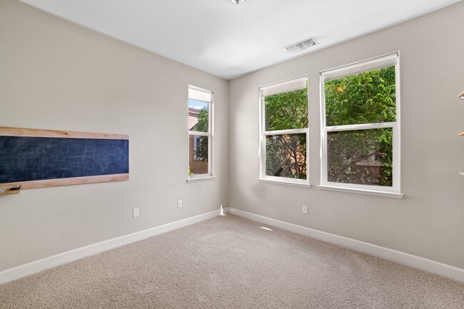 Building Photo - 3550 Druffel Pl