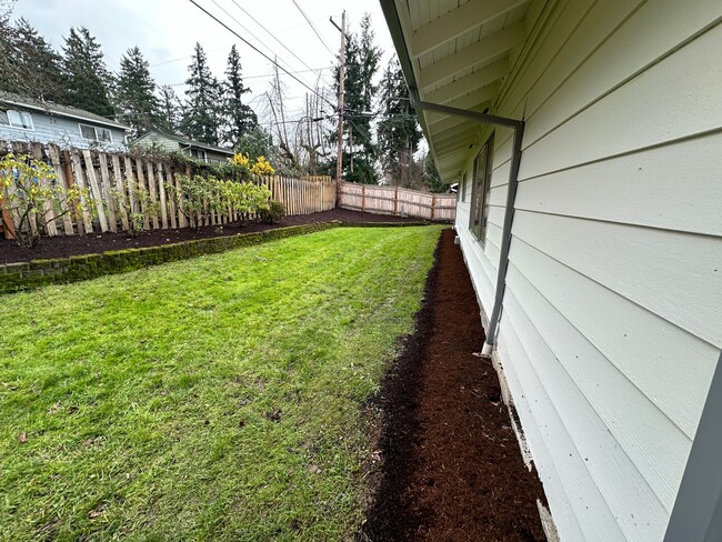 Building Photo - 1/2 Month Free! Sun-Filled 3-Bedroom Ranch with Wood Flooring, A/C, Updated Kitchen & 2-Car Garage!