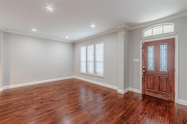 Building Photo - 2022 Highland Dr