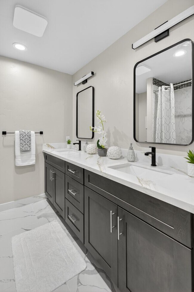 Building Photo - Bright & Spacious 3 Bed, 2 Bath Home – Must See!