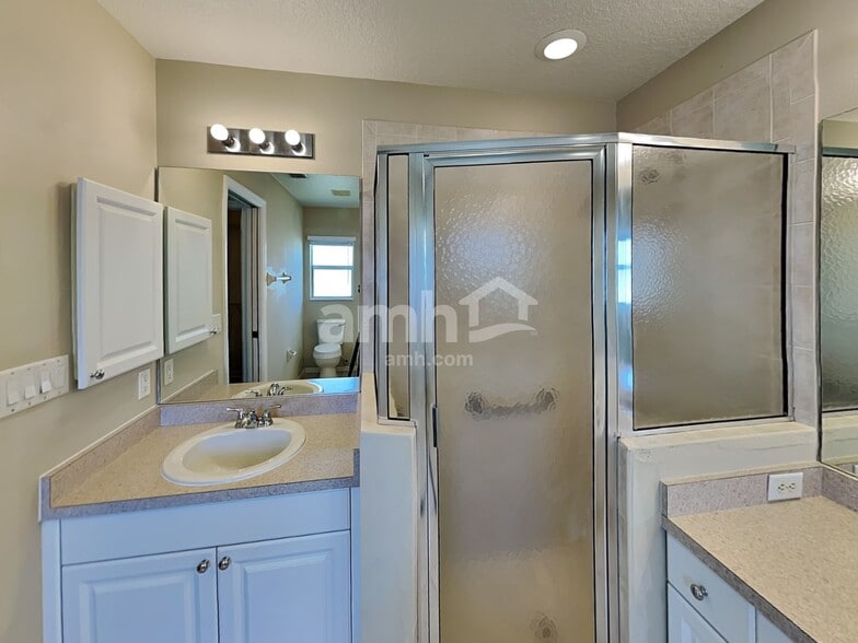 Building Photo - 6228 34th Pl E