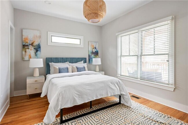 Building Photo - 1393 Glenwood Ave SE