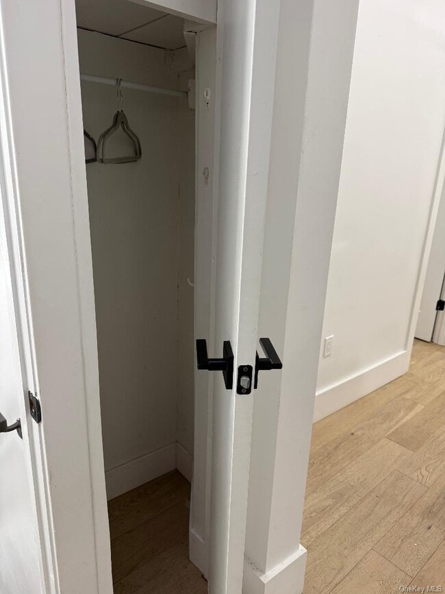 Building Photo - 39-39 Crescent St