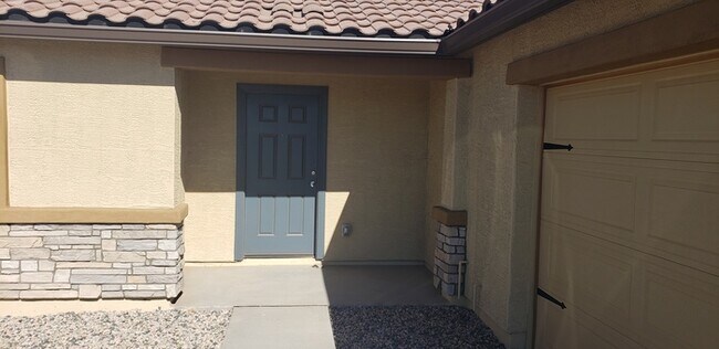 Building Photo - Beautifully upgraded home in Mission Ranch.