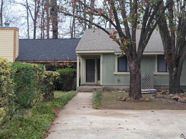 Primary Photo - 211 Somerset Dr