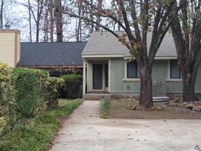 Building Photo - 211 Somerset Dr
