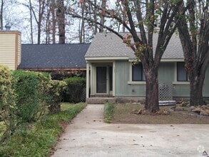 Building Photo - 211 Somerset Dr