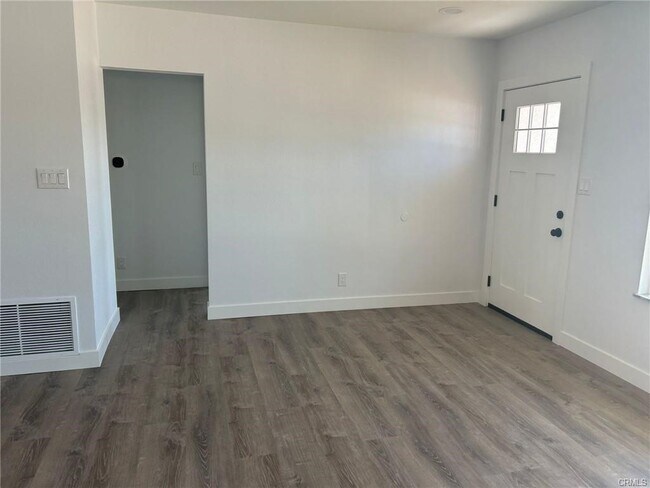 Building Photo - 3863 California Ave