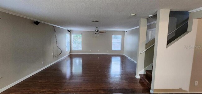 Building Photo - 527 Windrose Dr