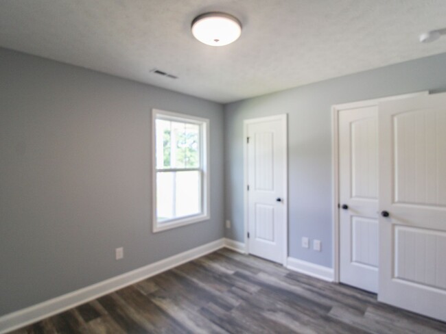 Building Photo - **RENT SPECIAL**1ST MONTH FREE** Great Qui...