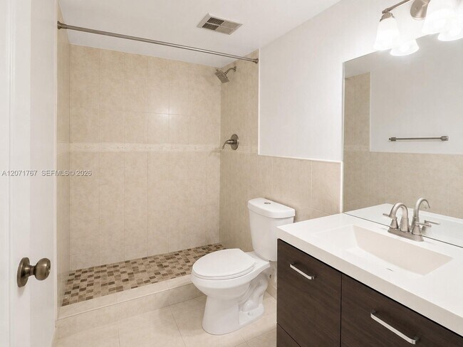 Building Photo - 6605 W 26th Dr