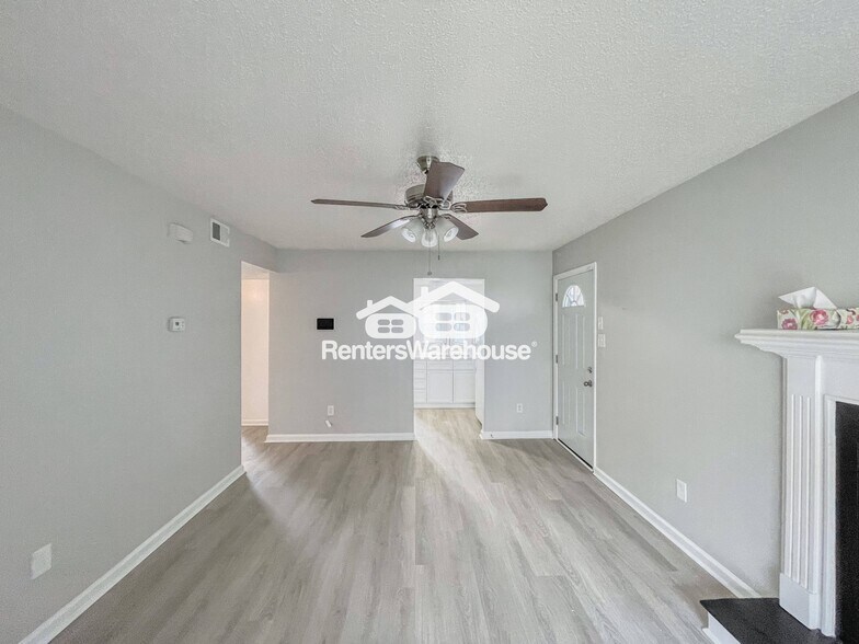 Building Photo - 3704A Towne Point Rd