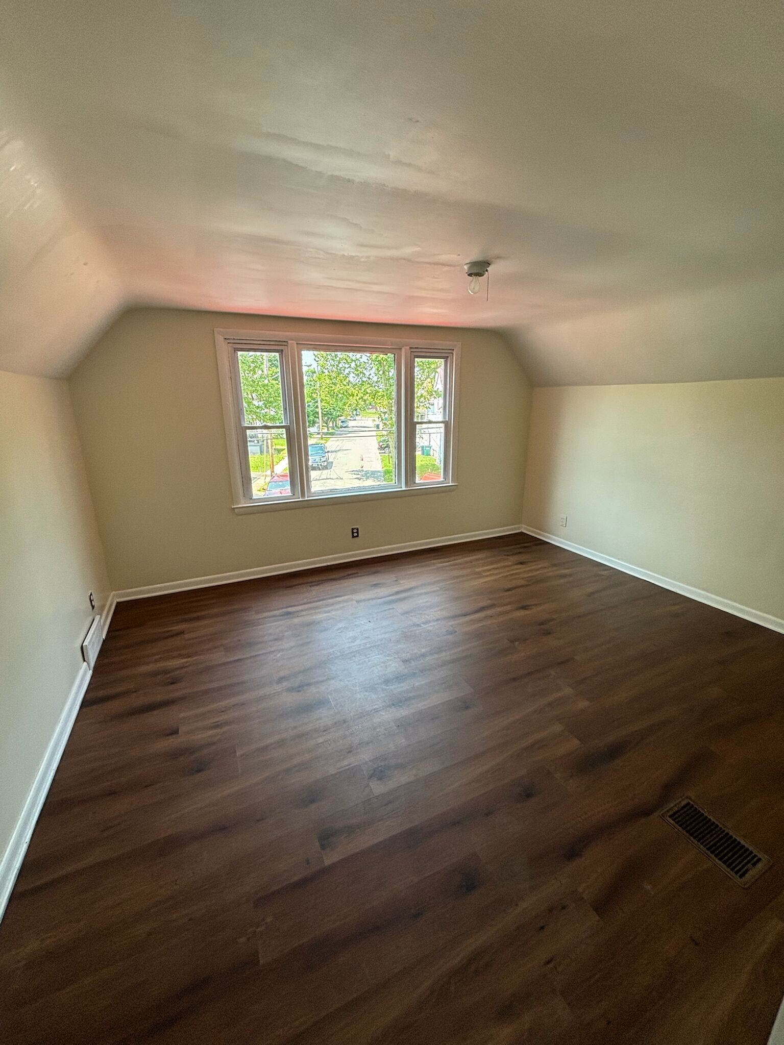 Building Photo - 51 Warring Ave
