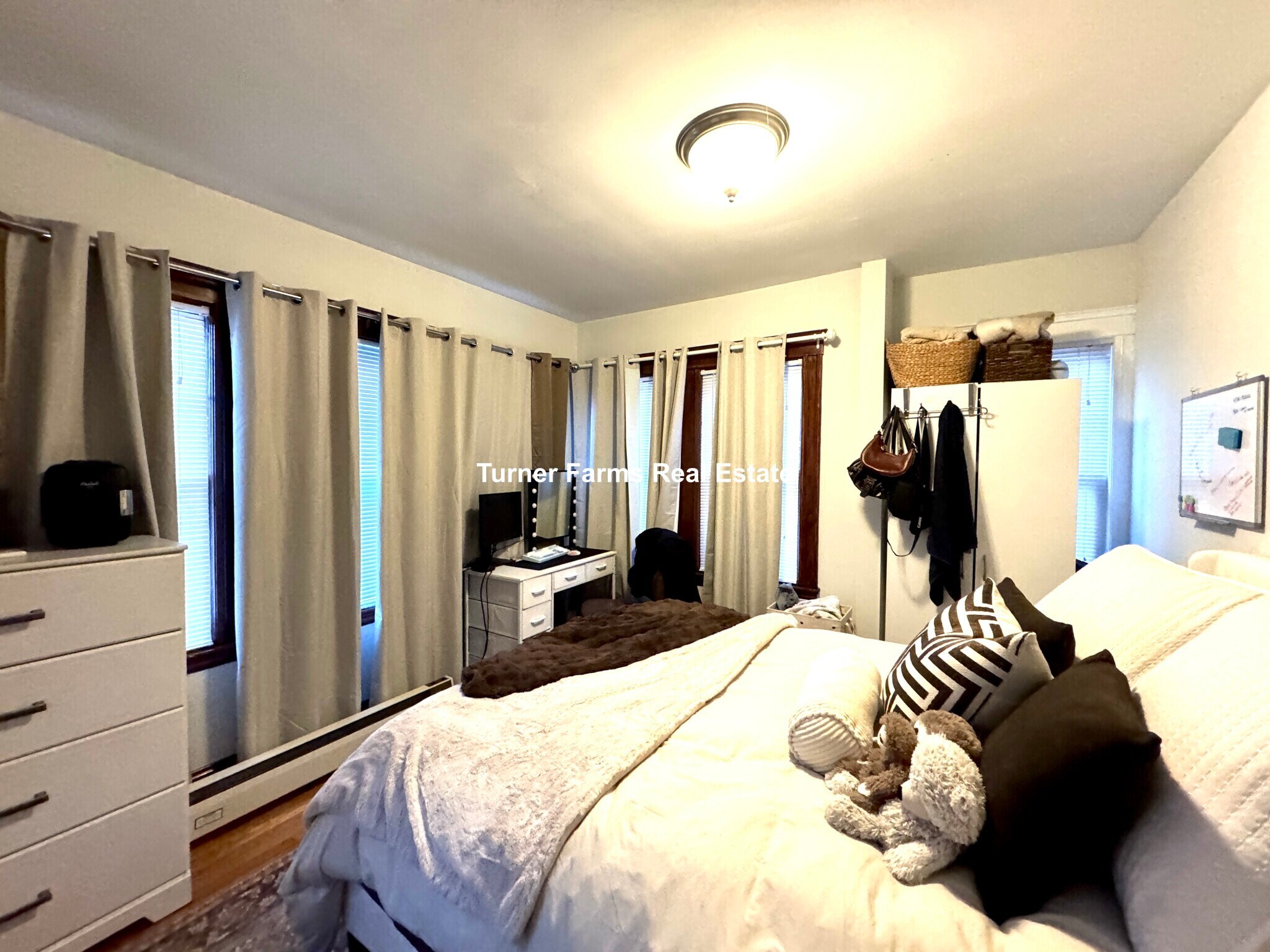 Building Photo - 202 Calumet St