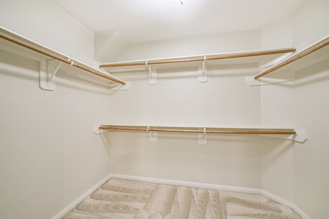 Building Photo - 22015 Falvel Dr