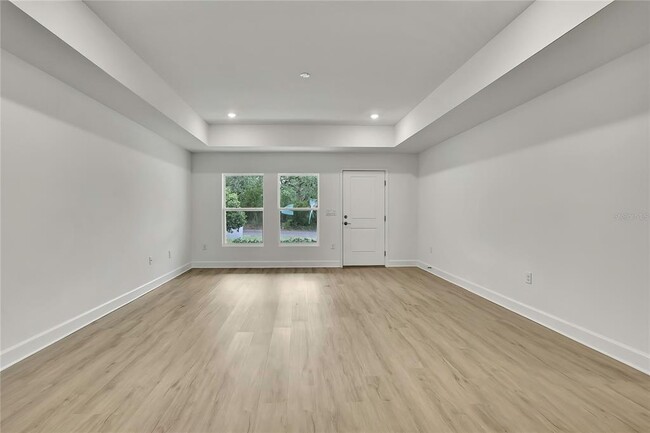 Building Photo - 3390 Dristol Ave