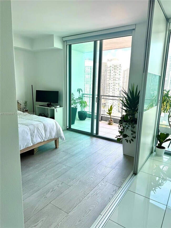 Building Photo - 90 SW 3rd St