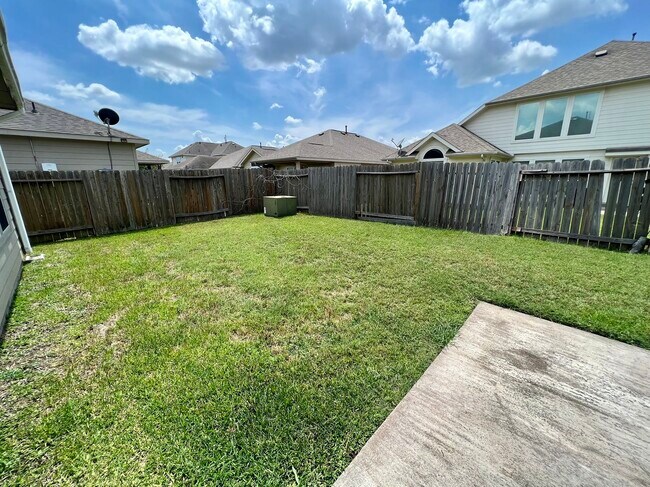 Building Photo - 10831 Woodwind Shadows Dr