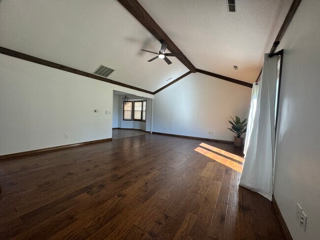 Building Photo - 8813 Beacon Woods Pl