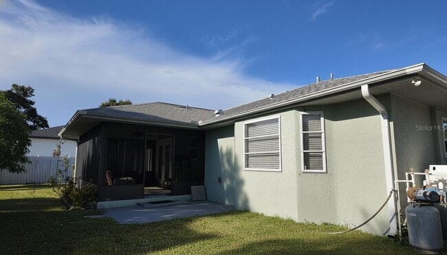 Building Photo - 4180 Pompano Rd