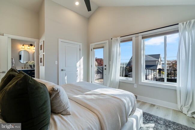 Building Photo - 84 S Chesapeake Ave