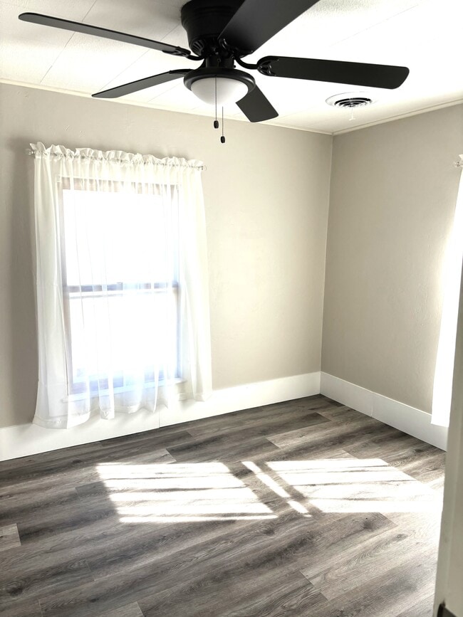 Building Photo - 218 N 3rd St