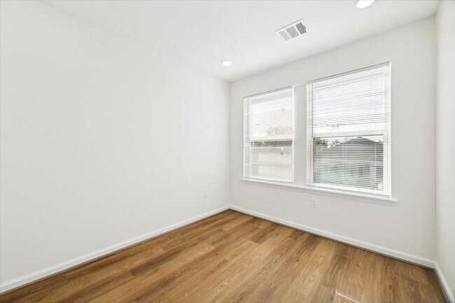 Building Photo - 9911 Porto Rico Rd